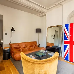 Bail Mobilite Luxe Le Marais Apartment